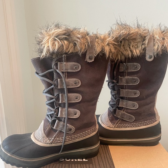 Sorel winter boots, slightly used - Picture 4 of 5